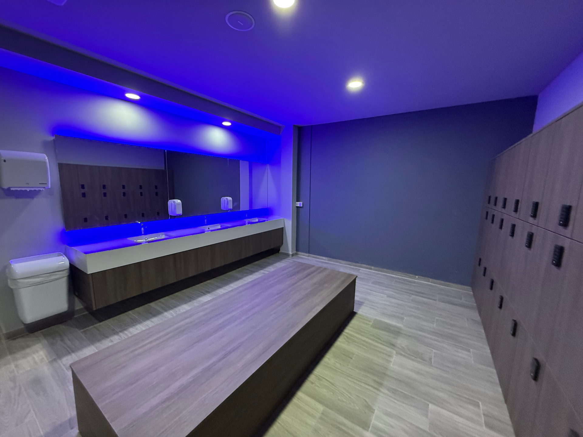 Changing rooms at VIP GYM Paralimni
